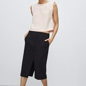 EUC Aritzia Babaton Jax Navy skirt size 6 ~$128